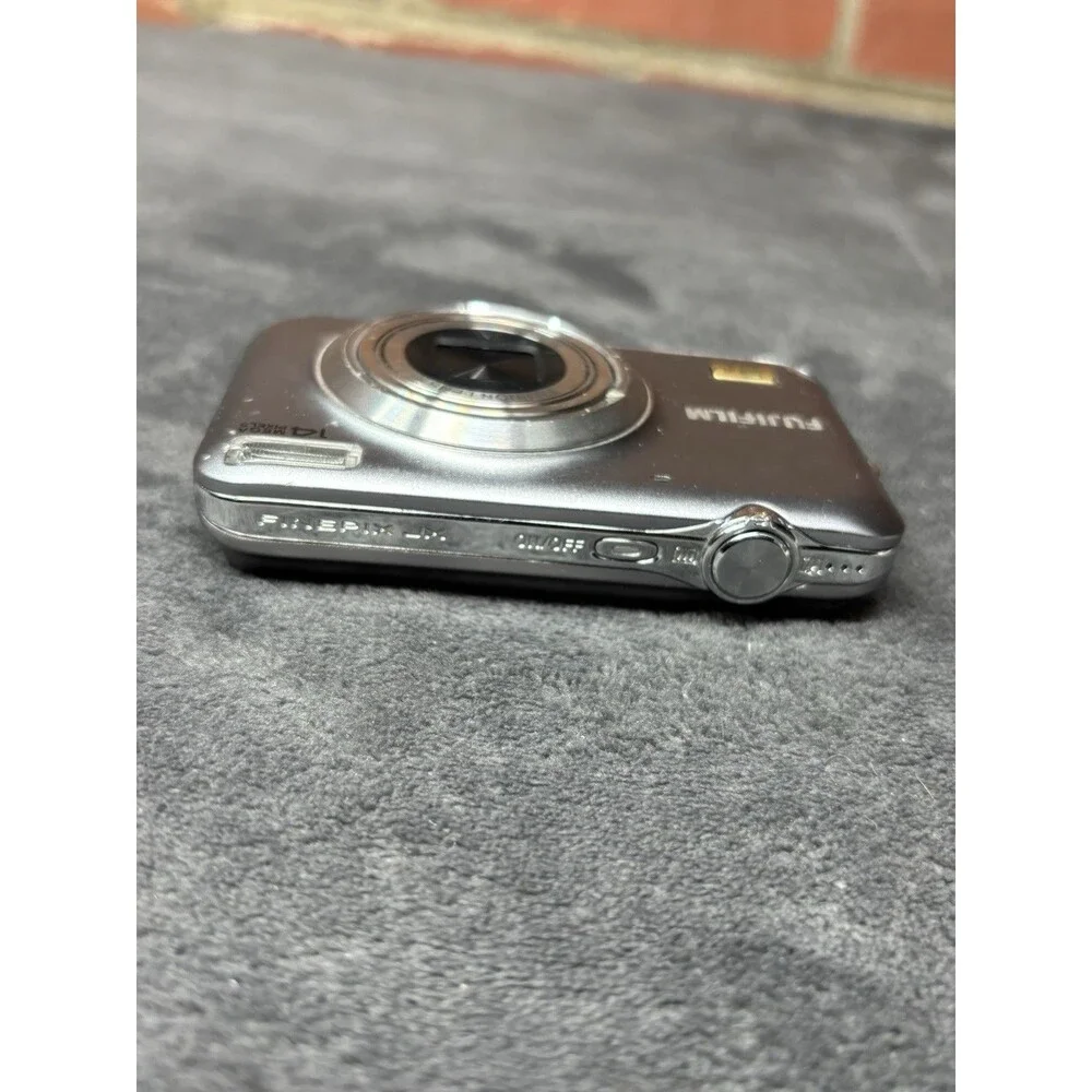 Fujifilm Finepix JX250 14MP 5X Zoom Digital Camera Untested For Parts/Repair